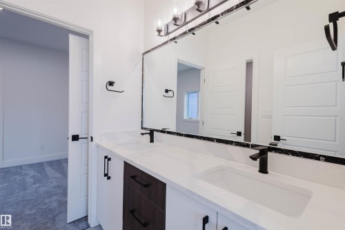 234 Edgemont Green Green, Edmonton, AB - Indoor Photo Showing Bathroom