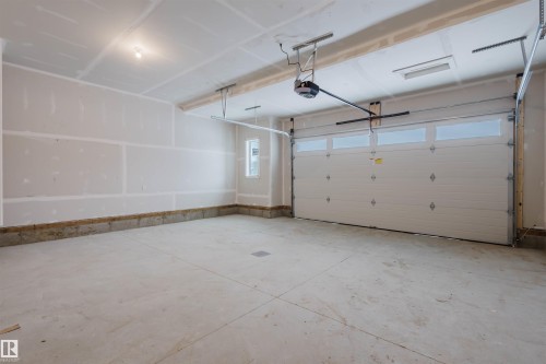 234 Edgemont Green Green, Edmonton, AB - Indoor Photo Showing Garage