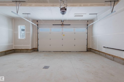 234 Edgemont Green Green, Edmonton, AB - Indoor Photo Showing Garage