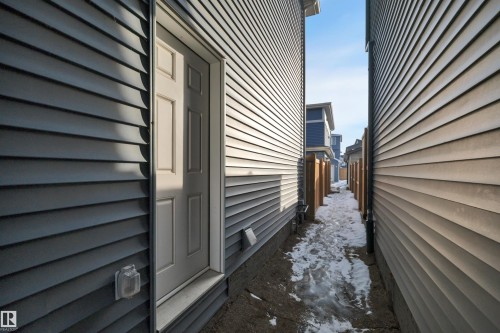 1558 Plum Circle Sw, Edmonton, AB - Outdoor With Exterior