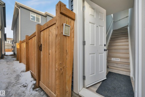 1558 Plum Circle Sw, Edmonton, AB -  Photo Showing Other Room