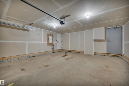 1558 Plum Circle Sw, Edmonton, AB - Indoor Photo Showing Garage