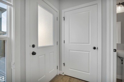 1558 Plum Circle Sw, Edmonton, AB - Indoor Photo Showing Other Room