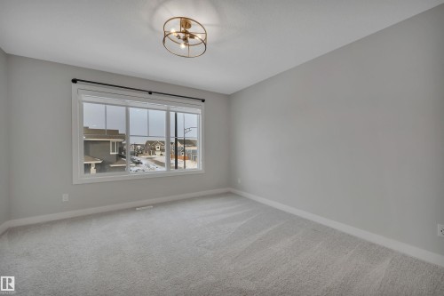 1558 Plum Circle Sw, Edmonton, AB - Indoor Photo Showing Other Room