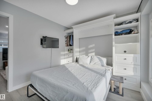 1558 Plum Circle Sw, Edmonton, AB - Indoor Photo Showing Bedroom