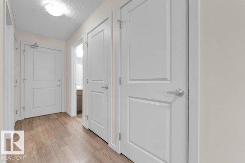 116 5404 7 Avenue Sw, Edmonton, AB - Indoor Photo Showing Other Room