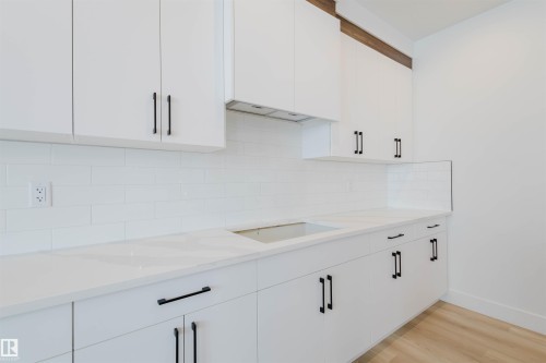 204 Basin Court, Leduc, AB - Indoor Photo Showing Kitchen