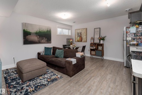 2211 Calhoun Link Sw, Edmonton, AB - Indoor Photo Showing Living Room