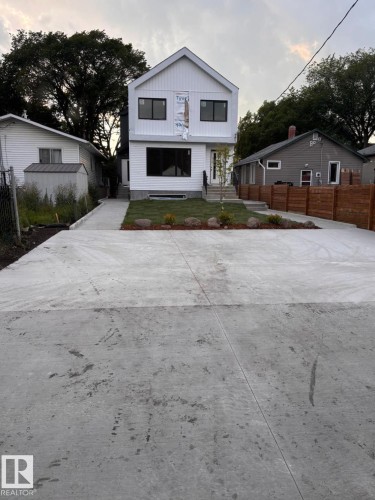 2 12921 118 Street, Edmonton, AB - Outdoor