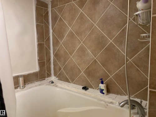 32 51551 Rge Road 212A, Rural Strathcona County, AB - Indoor Photo Showing Bathroom