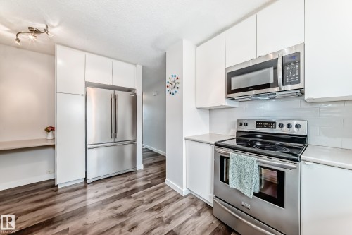 8415 72 Street, Edmonton, AB - Indoor Photo Showing Kitchen