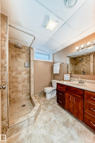 8415 72 Street, Edmonton, AB - Indoor Photo Showing Bathroom