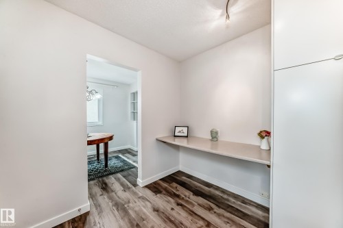 8415 72 Street, Edmonton, AB - Indoor