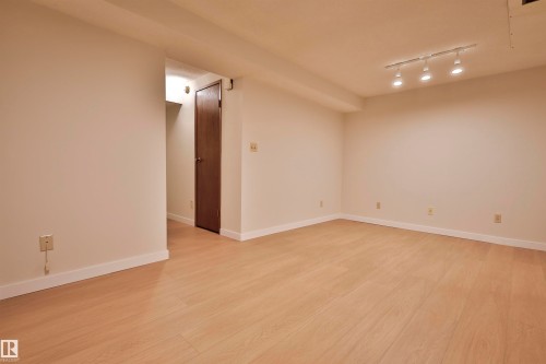 51 10453 20 Avenue, Edmonton, AB - Indoor Photo Showing Other Room