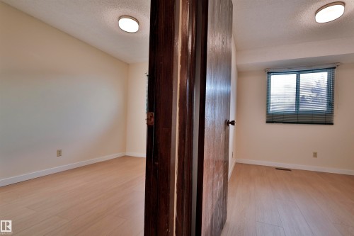51 10453 20 Avenue, Edmonton, AB - Indoor Photo Showing Other Room