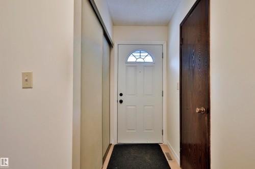 51 10453 20 Avenue, Edmonton, AB - Indoor Photo Showing Other Room