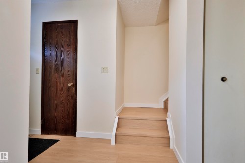 51 10453 20 Avenue, Edmonton, AB - Indoor Photo Showing Other Room