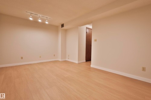 51 10453 20 Avenue, Edmonton, AB - Indoor Photo Showing Other Room
