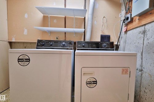 51 10453 20 Avenue, Edmonton, AB - Indoor Photo Showing Laundry Room