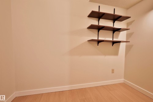 51 10453 20 Avenue, Edmonton, AB - Indoor