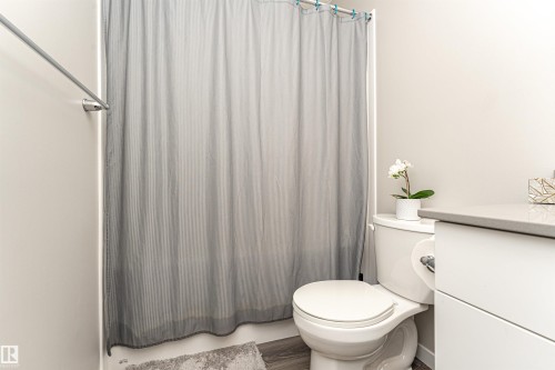 9612 Colak Link, Edmonton, AB - Indoor Photo Showing Bathroom