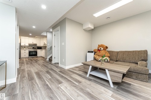 9612 Colak Link, Edmonton, AB - Indoor