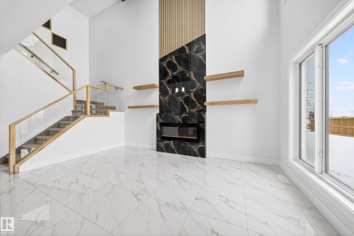 111 28 Street, Edmonton, AB - Indoor Photo Showing Other Room