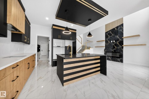 111 28 Street, Edmonton, AB - Indoor Photo Showing Other Room