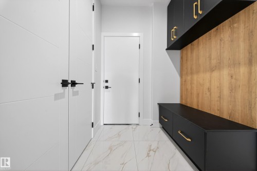 111 28 Street, Edmonton, AB - Indoor Photo Showing Other Room