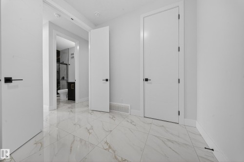 111 28 Street, Edmonton, AB - Indoor Photo Showing Other Room