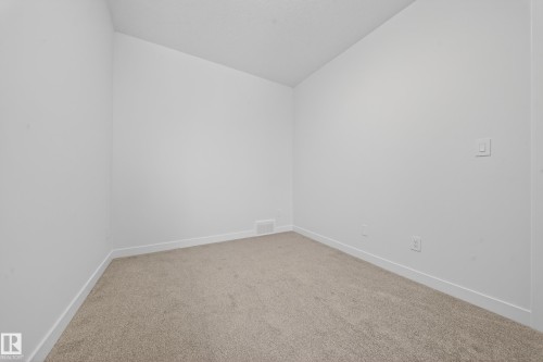 111 28 Street, Edmonton, AB - Indoor Photo Showing Other Room