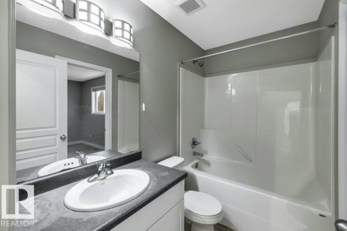 708 60 Street, Edmonton, AB - Indoor Photo Showing Bathroom