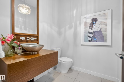 9415 144 Street, Edmonton, AB - Indoor Photo Showing Bathroom