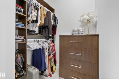 9415 144 Street, Edmonton, AB - Indoor With Storage