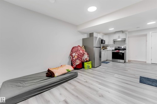 1217 29 Street, Edmonton, AB - Indoor