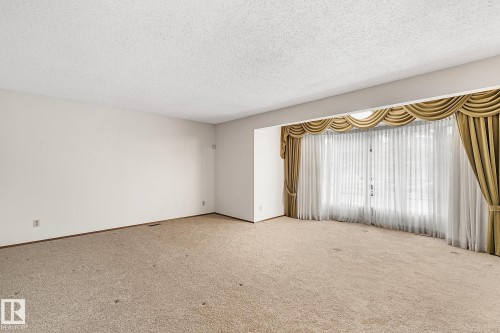 186 Willow Way, Edmonton, AB - Indoor Photo Showing Other Room