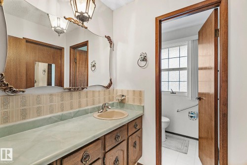 186 Willow Way, Edmonton, AB - Indoor Photo Showing Bathroom