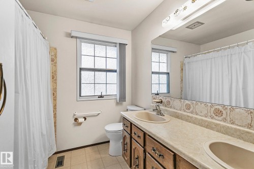 186 Willow Way, Edmonton, AB - Indoor Photo Showing Bathroom