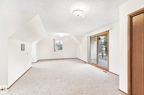 186 Willow Way, Edmonton, AB - Indoor Photo Showing Other Room