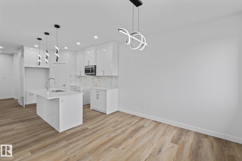 68 Waverly Way, Fort Saskatchewan, AB - Indoor Photo Showing Kitchen With Upgraded Kitchen