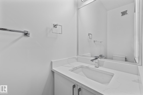 68 Waverly Way, Fort Saskatchewan, AB - Indoor Photo Showing Bathroom