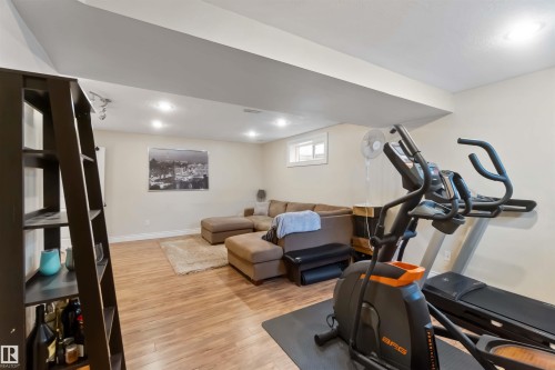 501 Lakeside Drive, Rural Parkland County, AB - Indoor Photo Showing Gym Room