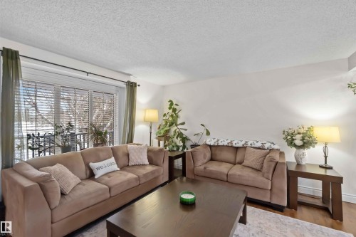 501 Lakeside Drive, Rural Parkland County, AB - Indoor Photo Showing Living Room