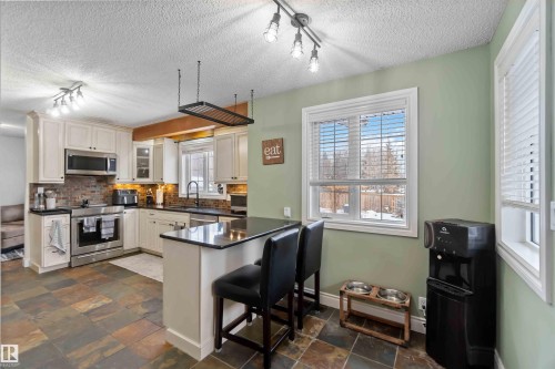 501 Lakeside Drive, Rural Parkland County, AB - Indoor Photo Showing Kitchen With Upgraded Kitchen
