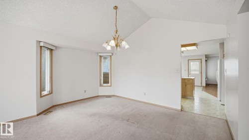 Edmonton, AB - Indoor Photo Showing Other Room