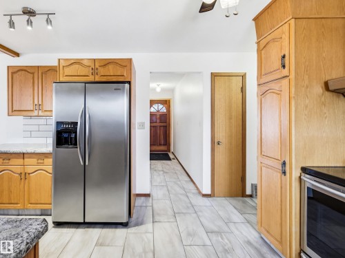 9616 154 Street, Edmonton, AB - Indoor Photo Showing Kitchen