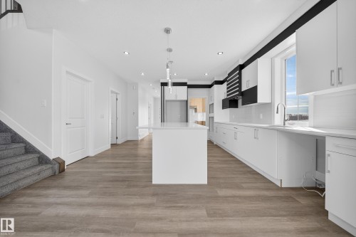 464 Crystal Creek Link, Leduc, AB - Indoor Photo Showing Kitchen