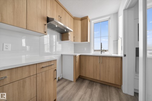 464 Crystal Creek Link, Leduc, AB - Indoor Photo Showing Kitchen