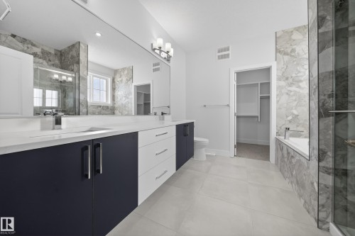 464 Crystal Creek Link, Leduc, AB - Indoor Photo Showing Bathroom