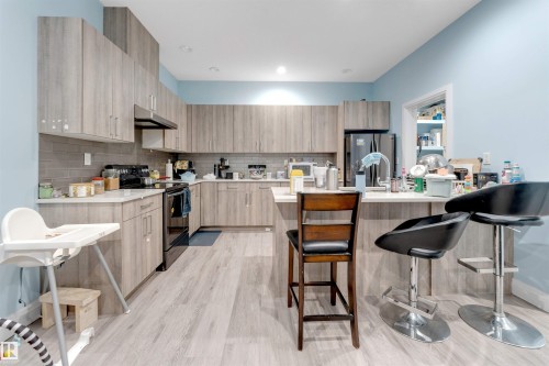 2029 89B Street, Edmonton, AB - Indoor Photo Showing Kitchen With Upgraded Kitchen